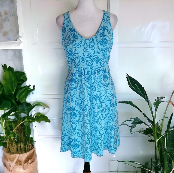 Tehama Women's Blue Damask V-Neck Sleeveless Pleated Midi Dress Size Small - Picture 1 of 11